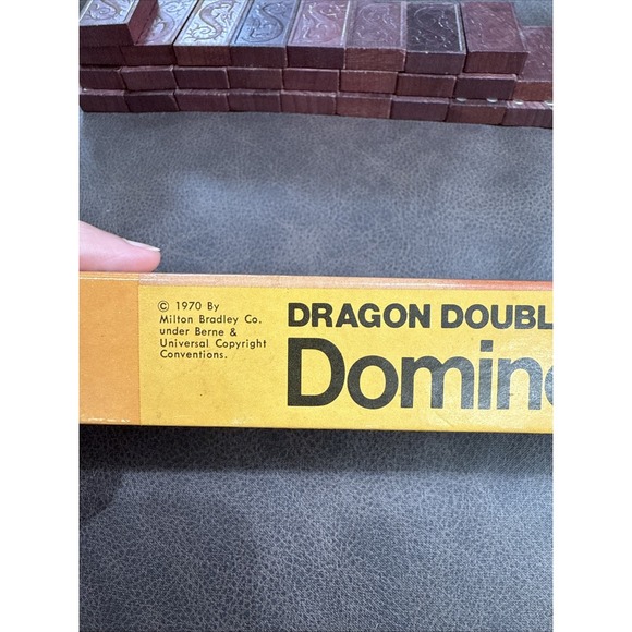 1970 VTG Milton-Bradley Dragon Double Six Domino Set complete with 28‎ tiles. - Picture 3 of 4
